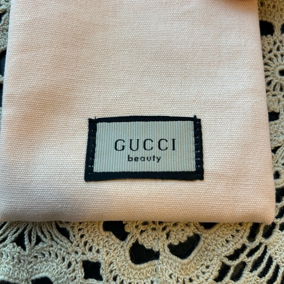 Gucci Beauty Blush Pink Beauty Pouch and Mirror - Picture 3 of 6